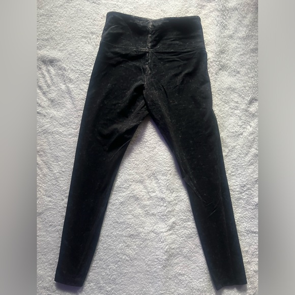 Pink Yoga stonewashed black/tan leggings. Size large - Picture 3 of 4